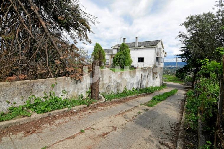 Moradia T8 para Venda em Boidobra Foto 5