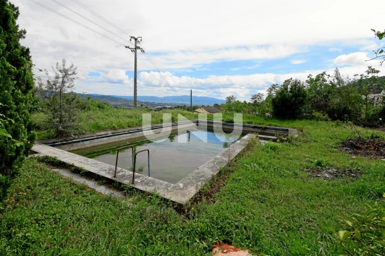 Moradia T8 para Venda em Boidobra Foto 8