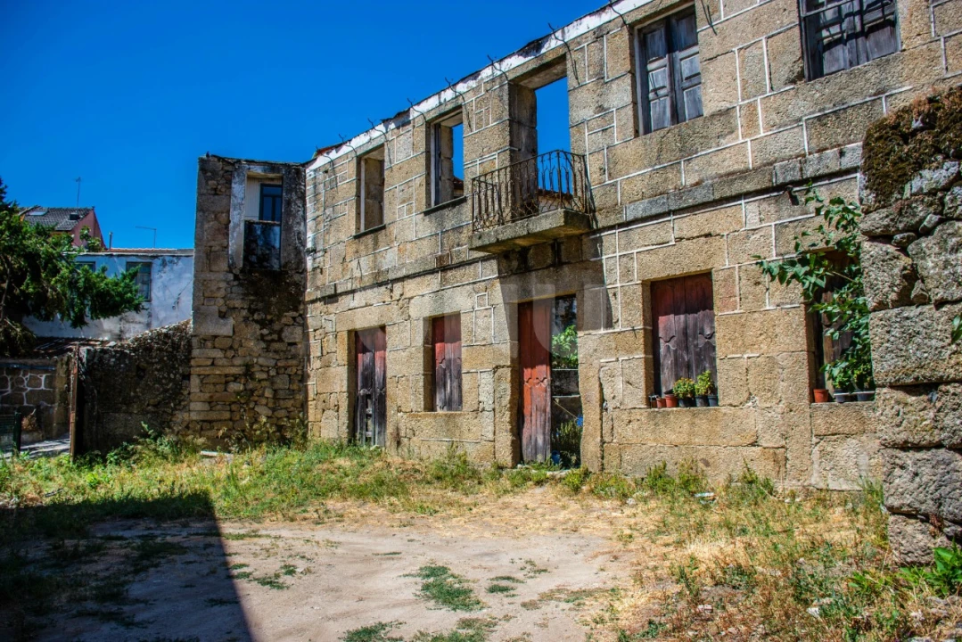 Moradia T2 para Venda em Teixoso e Sarzedo Foto 1