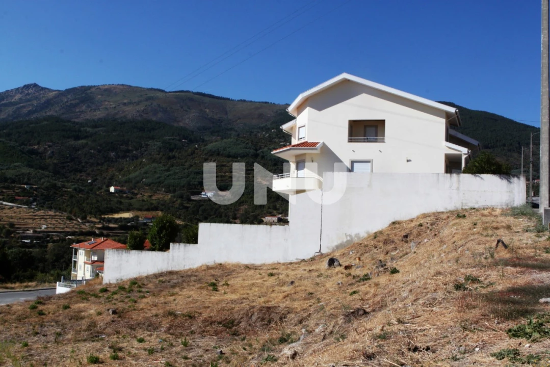 Terreno para Venda em Teixoso e Sarzedo Foto 3