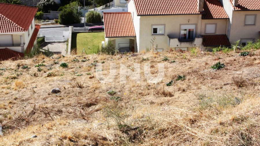 Terreno para Venda em Teixoso e Sarzedo