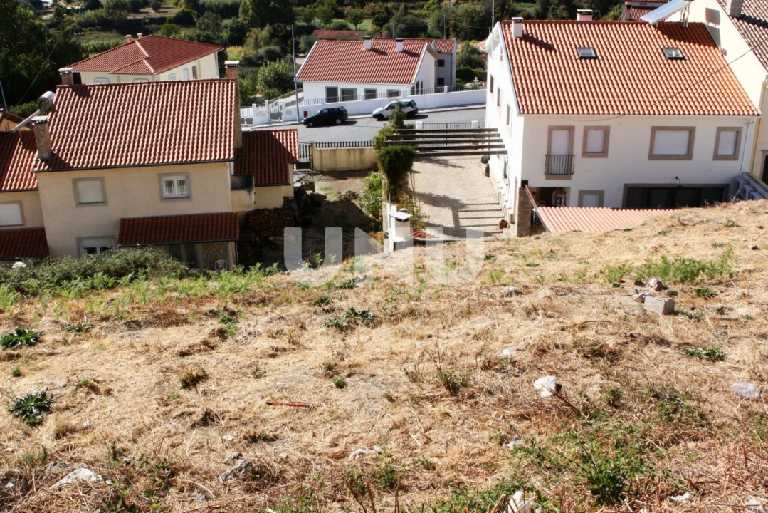 Terreno para Venda em Teixoso e Sarzedo Foto 2