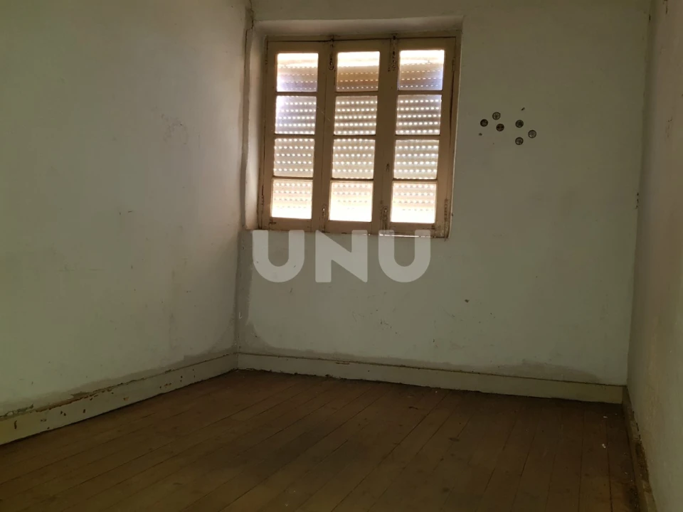 Moradia T6 para Venda em Peso e Vales do Rio Foto 5