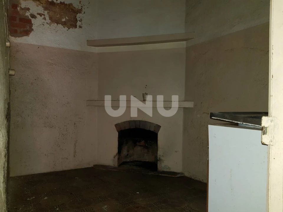 Moradia T6 para Venda em Peso e Vales do Rio Foto 9