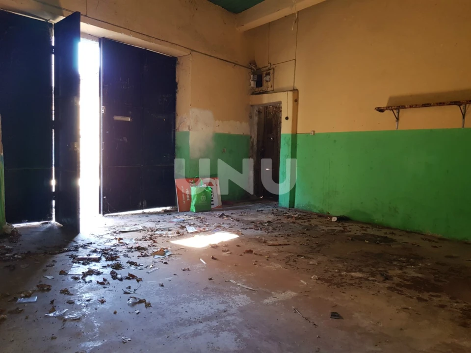 Moradia T6 para Venda em Peso e Vales do Rio Foto 11