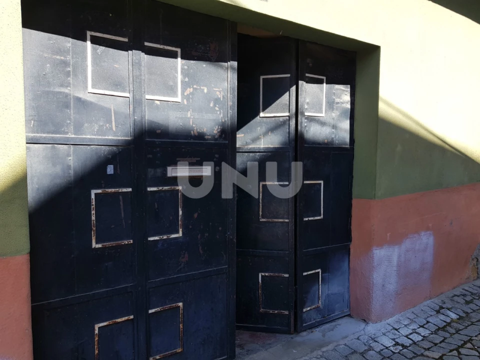 Moradia T6 para Venda em Peso e Vales do Rio Foto 12