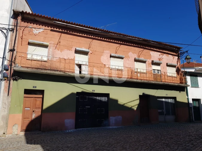 Moradia T6 para Venda em Peso e Vales do Rio