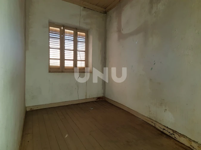 Moradia T6 para Venda em Peso e Vales do Rio Foto 4