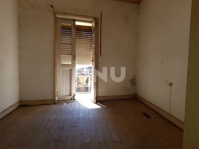 Moradia T6 para Venda em Peso e Vales do Rio Foto 6