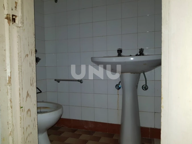 Moradia T6 para Venda em Peso e Vales do Rio Foto 7