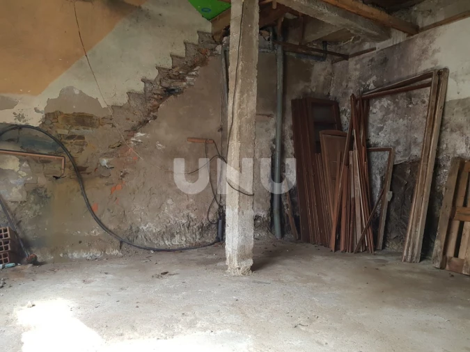 Moradia T6 para Venda em Peso e Vales do Rio Foto 14