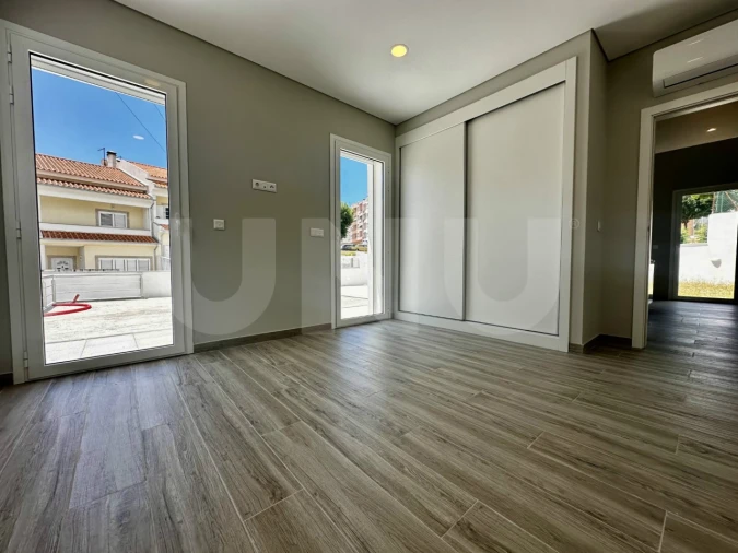 Moradia T3 para Venda em Covilhã e Canhoso Foto 9