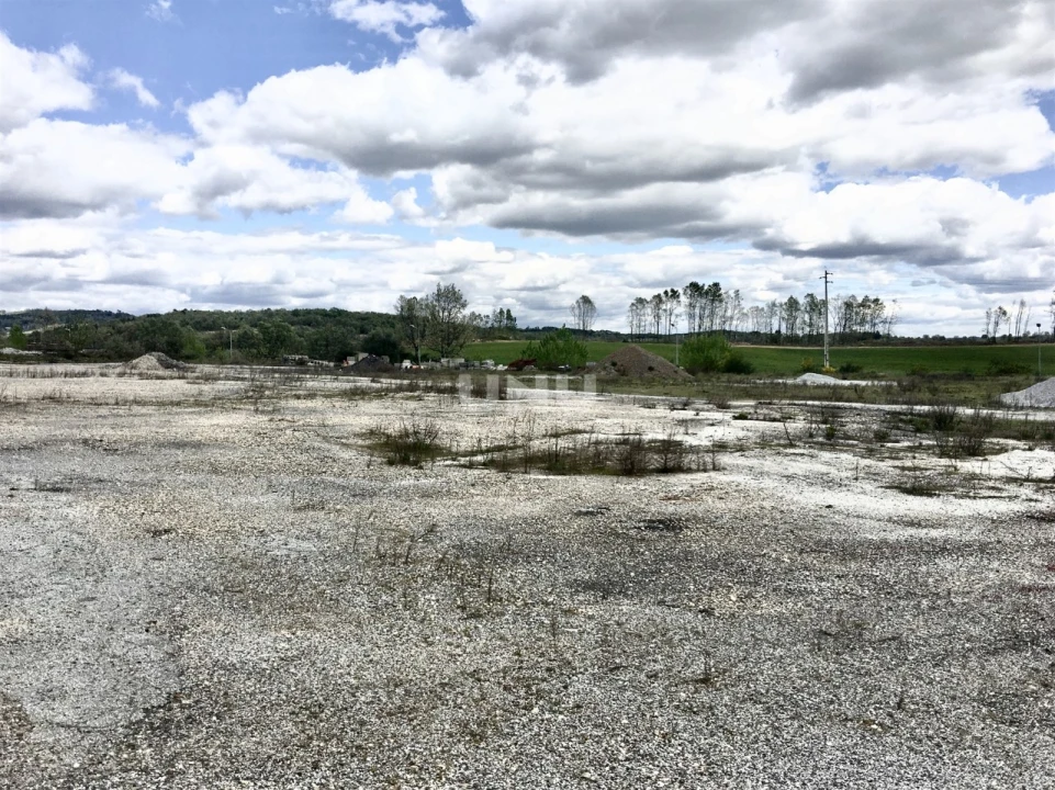 Terreno Comércio / Armazém para Venda em Covilhã e Canhoso Foto 3
