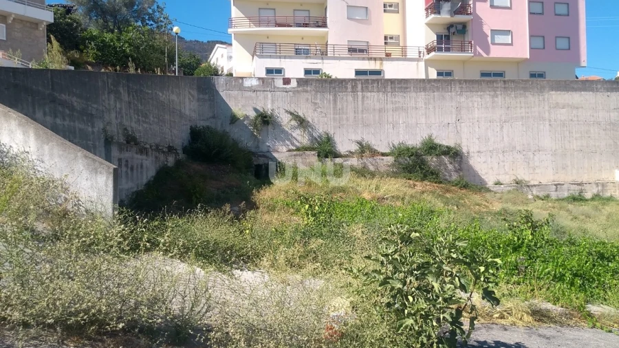 Terreno para Venda em Cantar-Galo e Vila do Carvalho