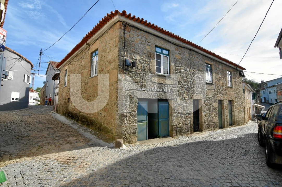 Moradia T4 para Venda em Ferro Foto 1