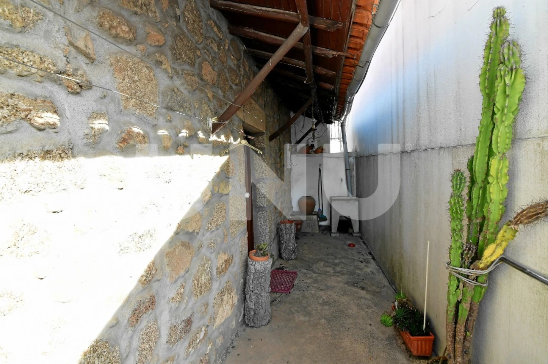 Moradia T4 para Venda em Ferro Foto 22