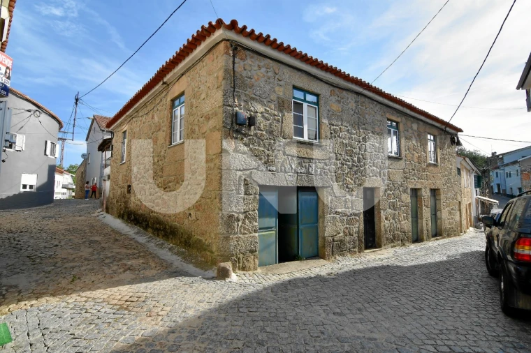 Moradia T4 para Venda em Ferro Foto 1