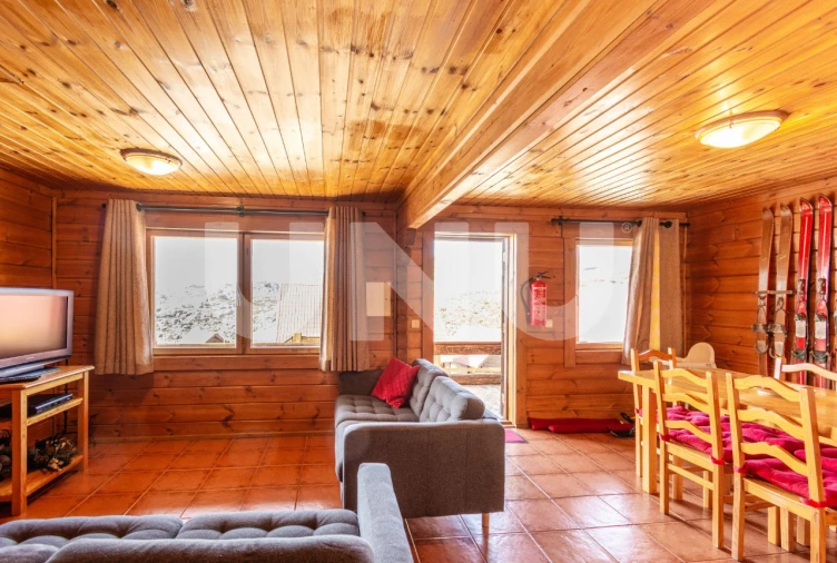 Moradia T5 para Venda em Cortes do Meio Foto 9