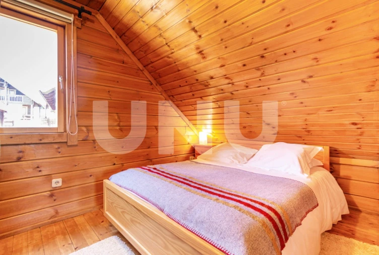 Moradia T5 para Venda em Cortes do Meio Foto 20