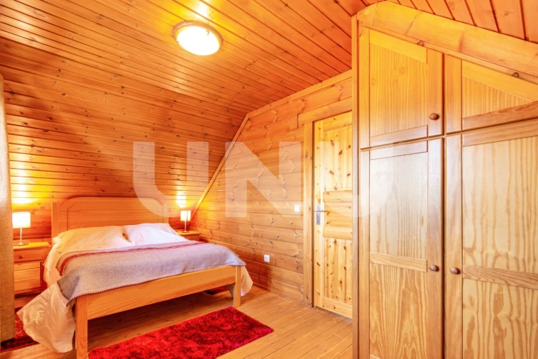 Moradia T5 para Venda em Cortes do Meio Foto 23