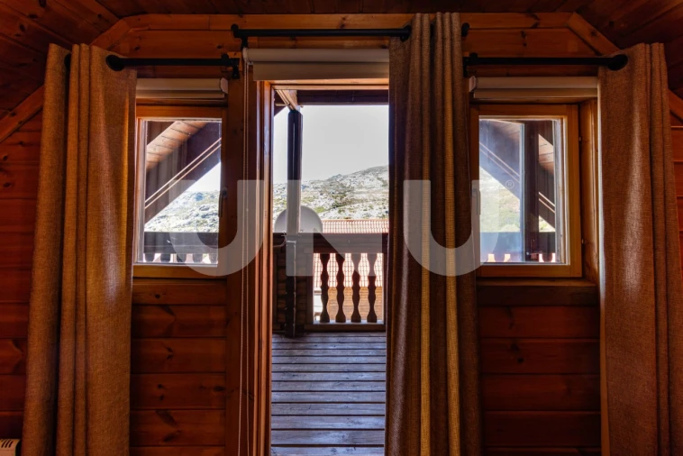 Moradia T5 para Venda em Cortes do Meio Foto 27