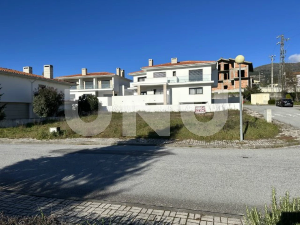 Terreno para Venda em Tortosendo Foto 2