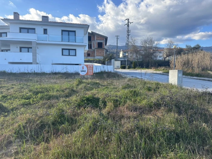 Terreno para Venda em Tortosendo Foto 6