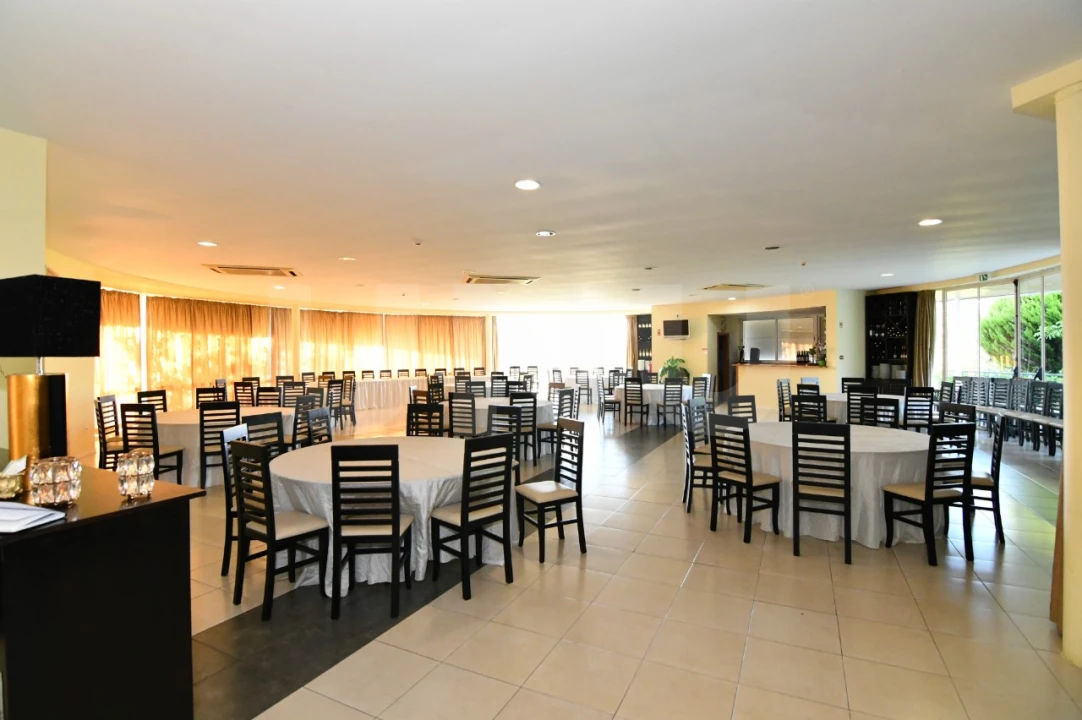 Negócio para Venda em Fundão, Valverde, Donas, A. Joanes, A. Nova Cabo Foto 1