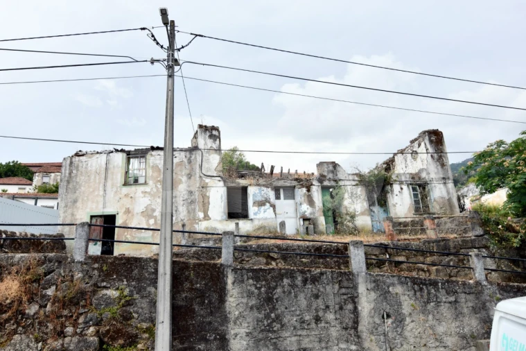 Terreno para Venda em Cantar-Galo e Vila do Carvalho Foto 1
