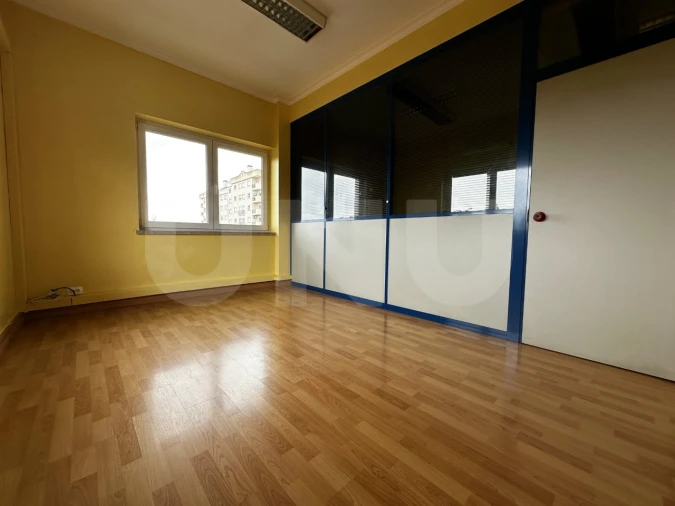 Escritório para Venda em Covilhã e Canhoso Foto 2