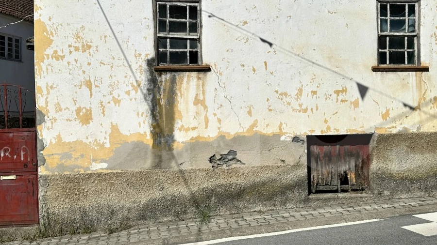 Prédio para Venda em Peso e Vales do Rio