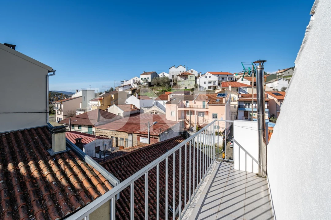 Moradia T2 para Venda em Barco e Coutada Foto 22