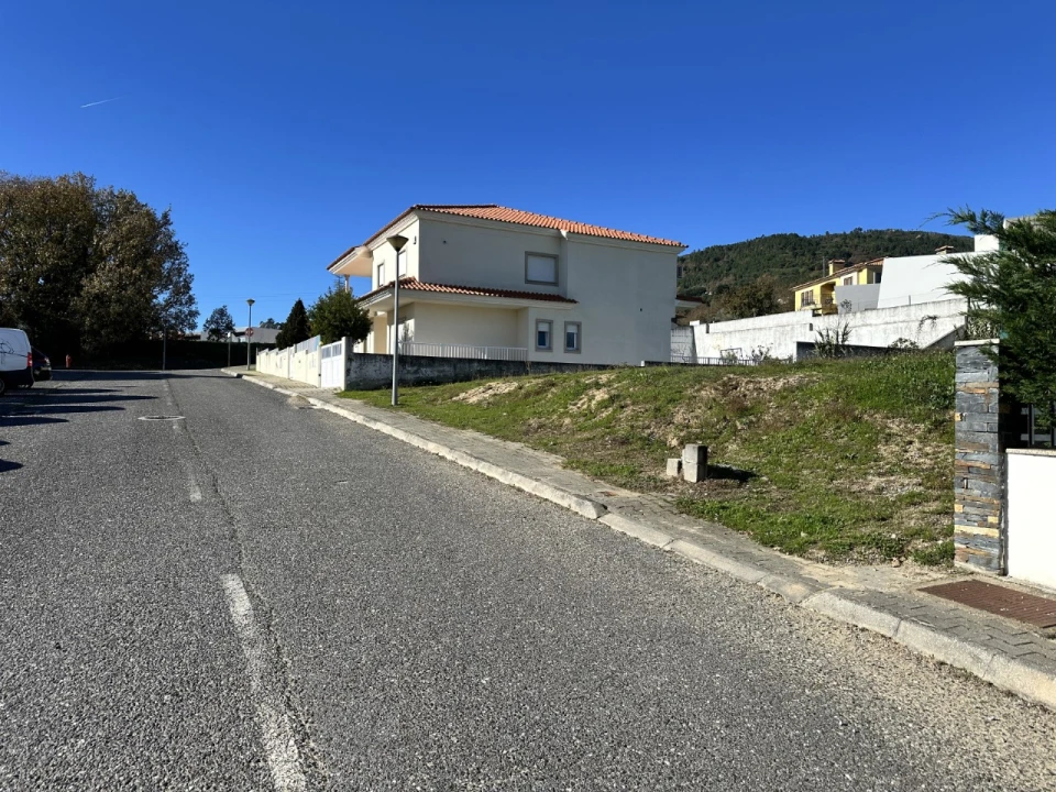 Terreno para Venda em Tortosendo Foto 16