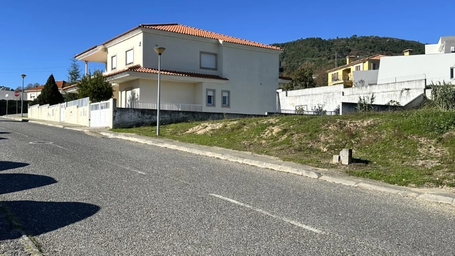 Terreno para Venda em Tortosendo