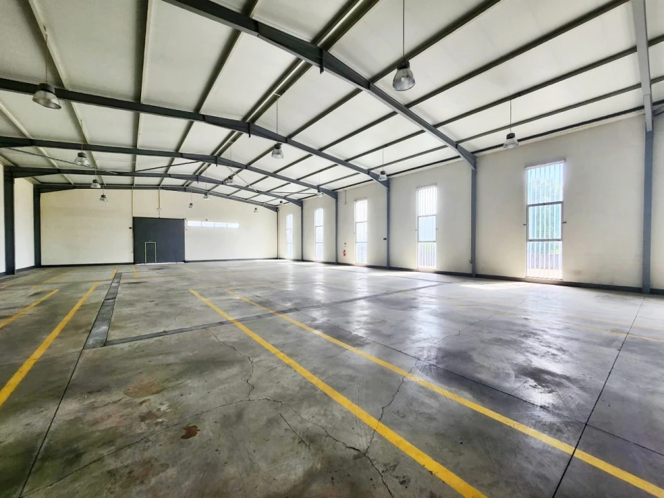 Armazém para Arrendamento em Figueiró (Santiago e Santa Cristina) Foto 2