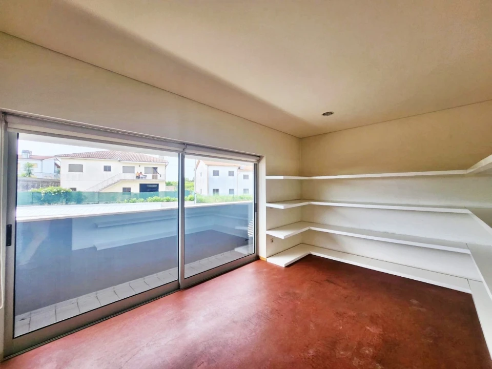 Armazém para Arrendamento em Figueiró (Santiago e Santa Cristina) Foto 6