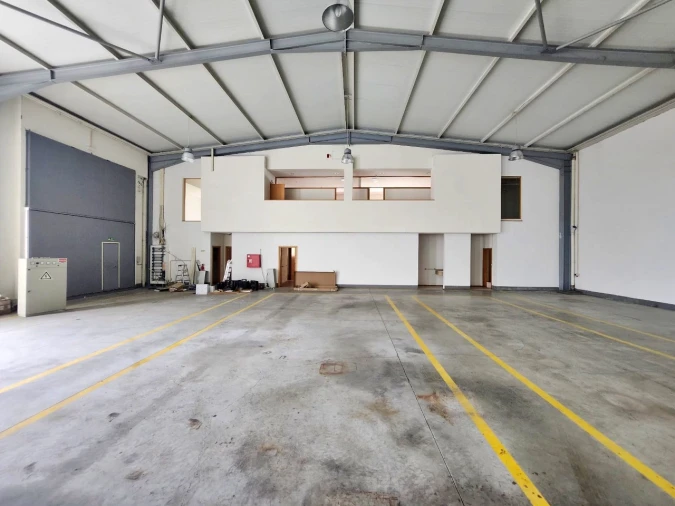 Armazém para Arrendamento em Figueiró (Santiago e Santa Cristina) Foto 4