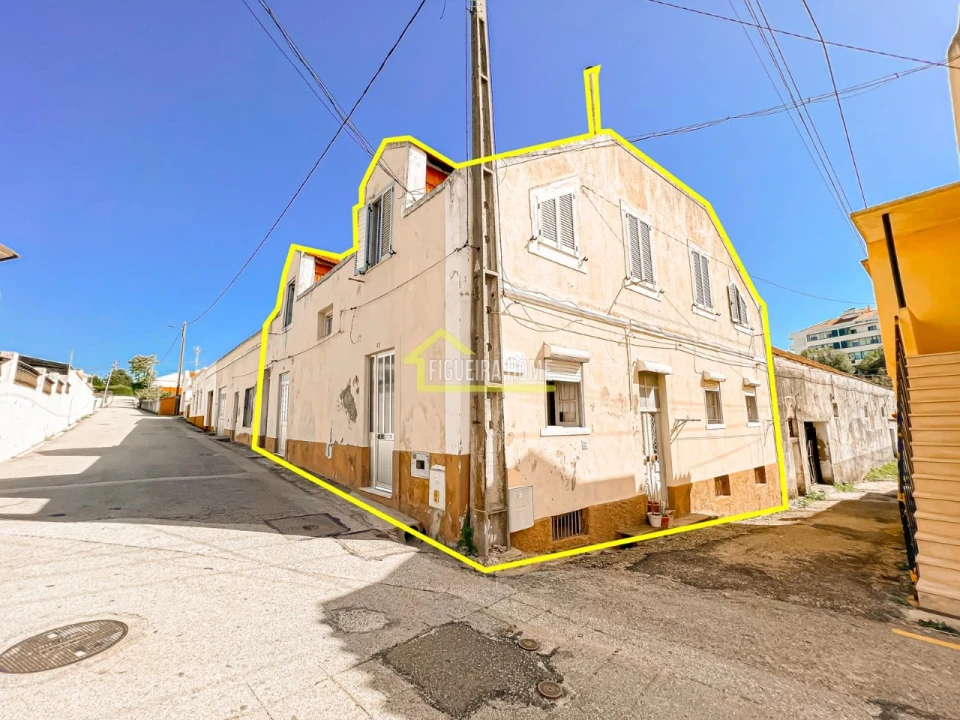 Prédio para Venda em Tavarede Foto 1