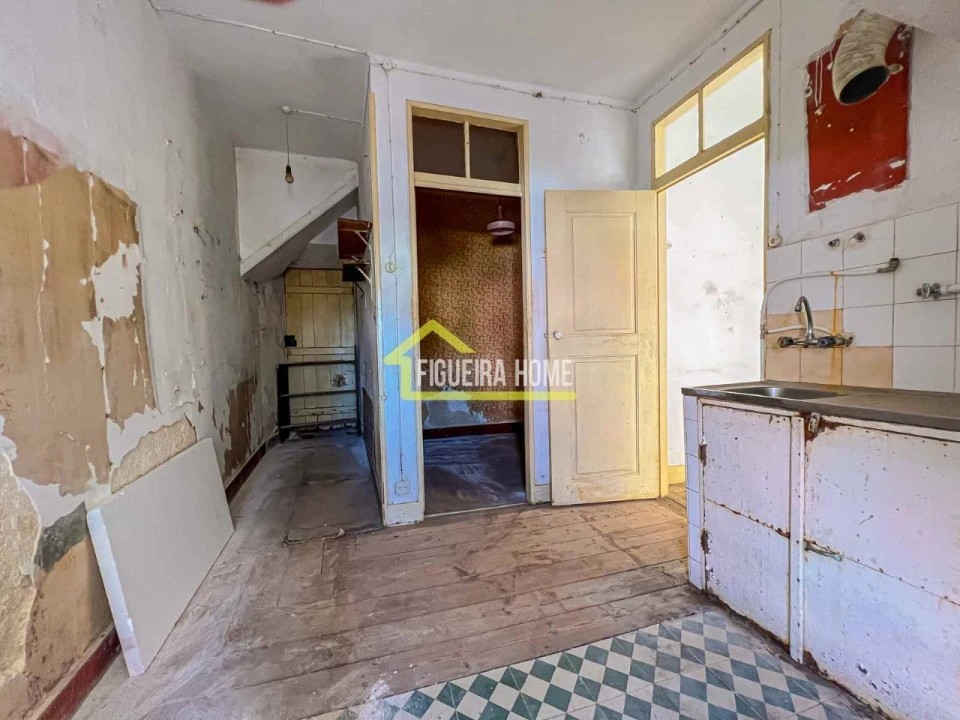 Prédio para Venda em Tavarede Foto 31