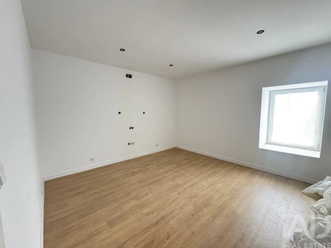 Moradia T3 para Venda em Ventosa Foto 3