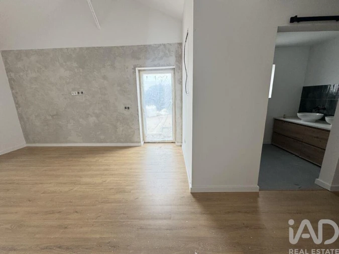 Moradia T3 para Venda em Ventosa Foto 4