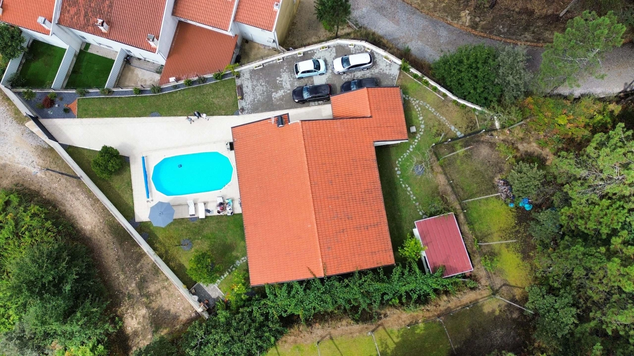 Moradia T5 para Venda em Arnoia Foto 34