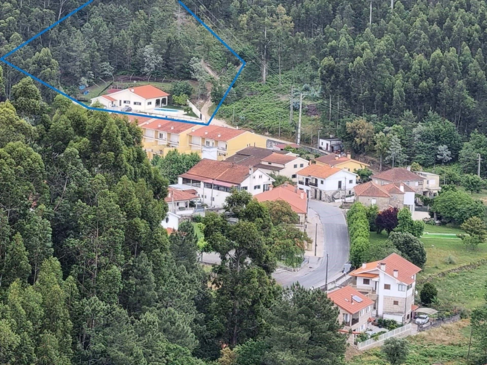 Moradia T5 para Venda em Arnoia Foto 29