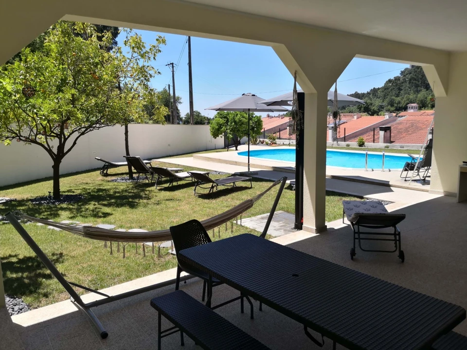 Moradia T5 para Venda em Arnoia Foto 2