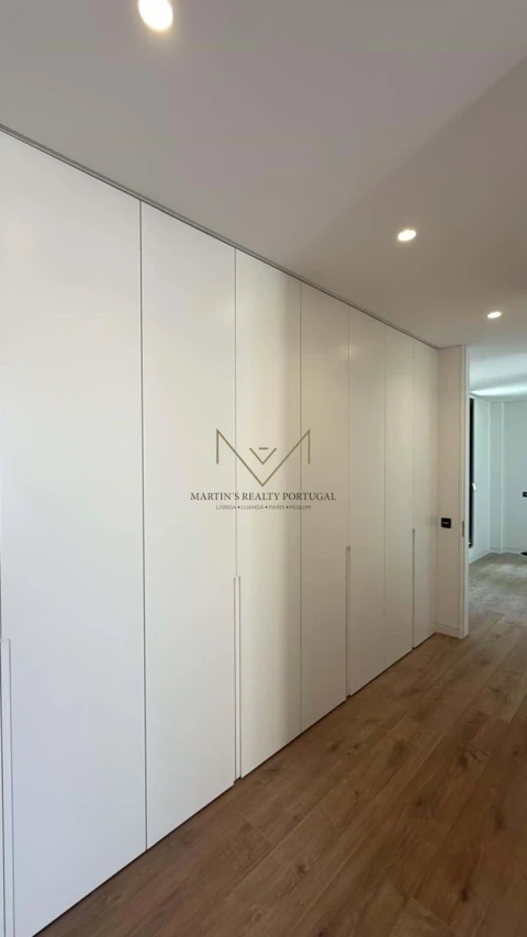 Moradia T6 para Venda em Charneca de Caparica e Sobreda