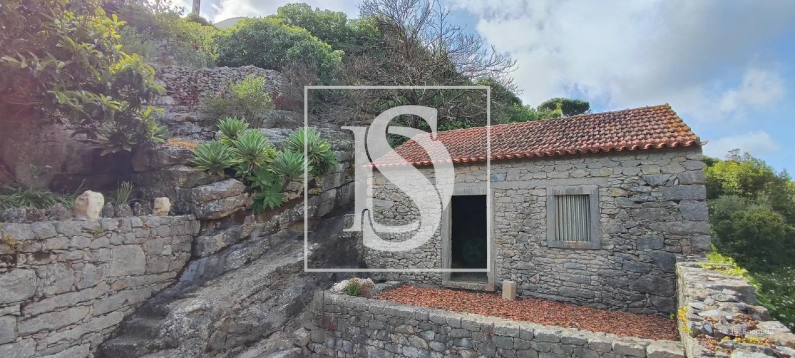 Terreno para Venda em Reguengo Grande Foto 1