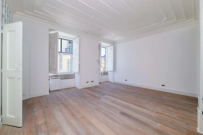 Apartamento T2 para Venda em Santa Maria Maior