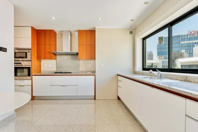 Apartamento T4 para Venda em Parque das Nações
