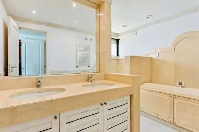 Apartamento T4 para Venda em Parque das Nações