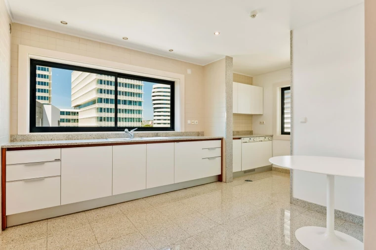 Apartamento T4 para Venda em Parque das Nações Foto 5